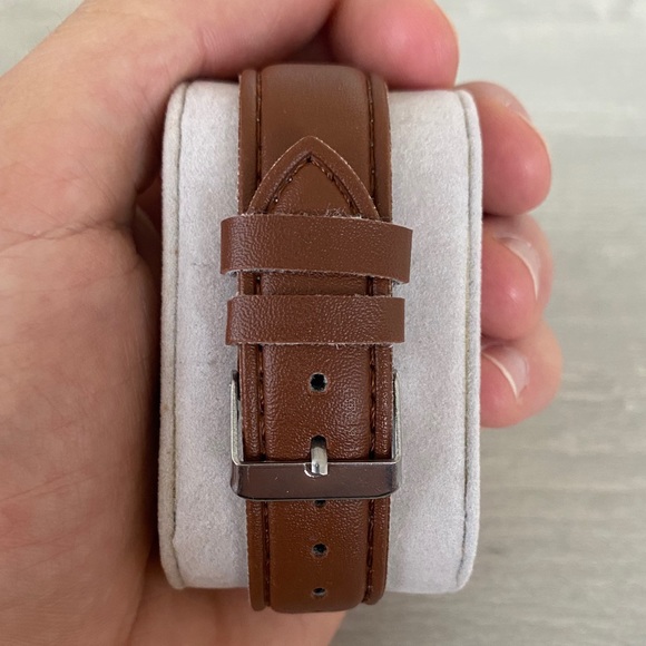 Brown Leather and Rose Gold Watch - Picture 4 of 5